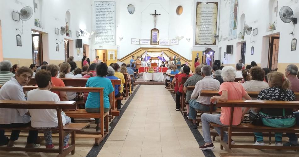 En la parroquia Santa Luciacutea celebraraacuten el Diacutea de la Sagrada Familia