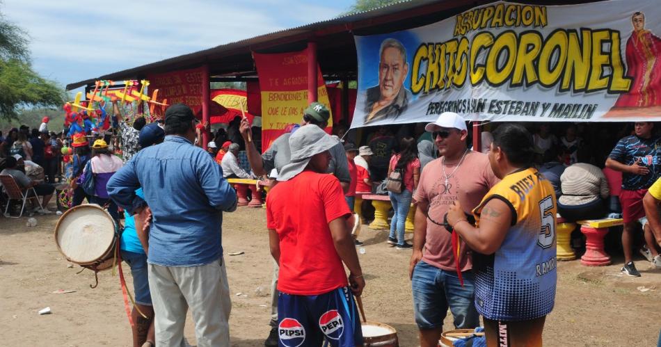 Miles de devotos expresaron su fe en San Esteban en la histoacuterica casita de Sumamao 