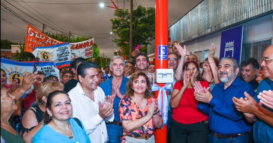 La intendente Fuentes inauguroacute la nueva iluminacioacuten led de 80 cuadras