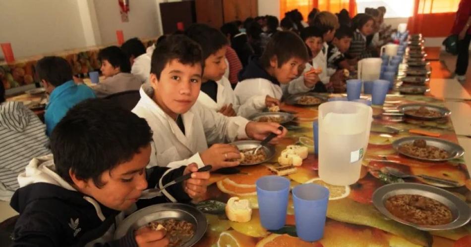 Desgarrador- cada vez maacutes alumnos deben desayunar y almorzar en escuelas estatales del paiacutes