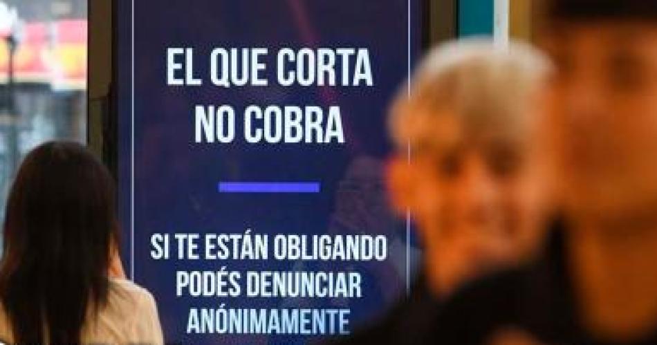 El Gobierno habilitoacute una liacutenea telefoacutenica para denunciar amenazas de dirigentes de movimientos sociales