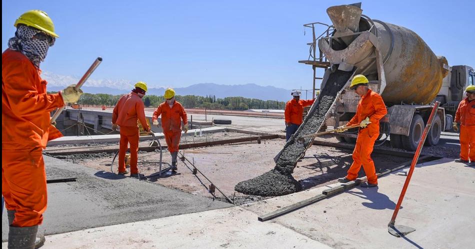 Para constructores la obra puacuteblica va a seguir parada por un largo plazo