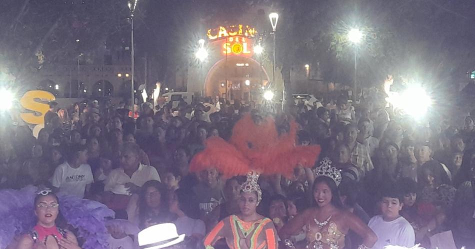 FOTOS Y VIDEO  Las Termas vibroacute al ritmo de la Comparsa Brilla Samba y Viviacute Las Termas en Verano con la Noche de Rock