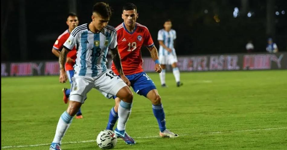 Argentina Sub 23 apabulloacute a Chile y se metioacute en la fase final