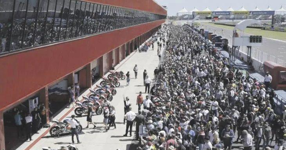 La cancelacioacuten del Moto GP causaraacute la peacuterdida de maacutes de 2000 puestos de trabajo 