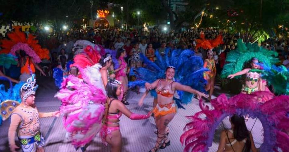 La ciudad vibraraacute con el brillo y el ritmo de Viviacute Termas en Carnaval