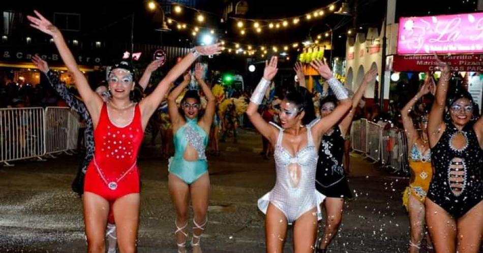 Miles de personas disfrutaron de Viviacute Las Termas en Carnaval