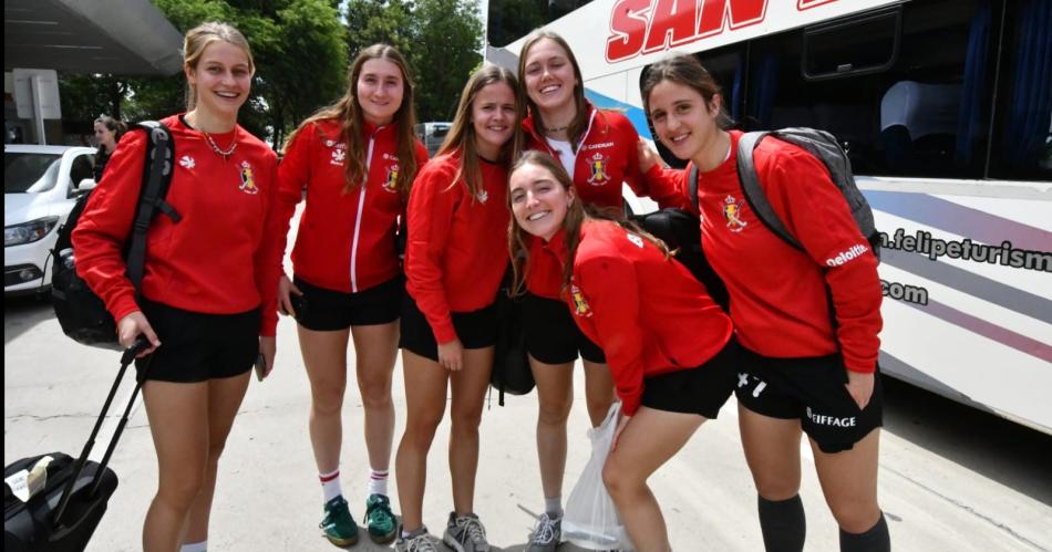 Los seleccionados de Beacutelgica de Hockey masculino y femenino llegaron a Santiago