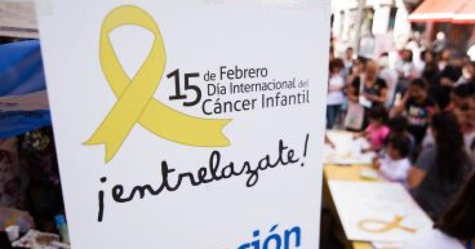 Jornada solidaria por el Diacutea del Caacutencer Infanto Juvenil