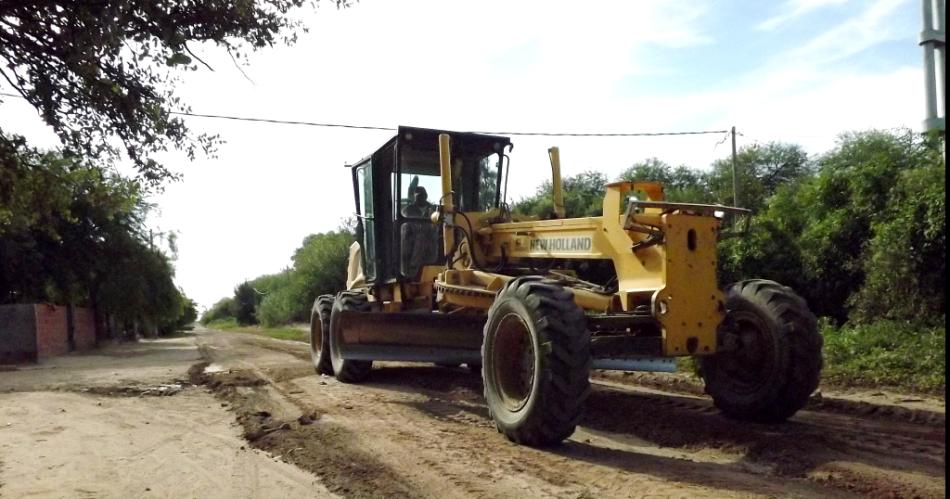 El municipio de Fernaacutendez avanza con su plan de mejora de caminos en los parajes