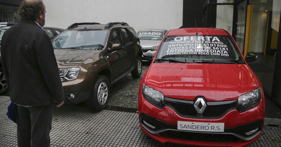 Otro golpe a la clase media- se vuelven impagables los planes de ahorro para comprar automoacuteviles