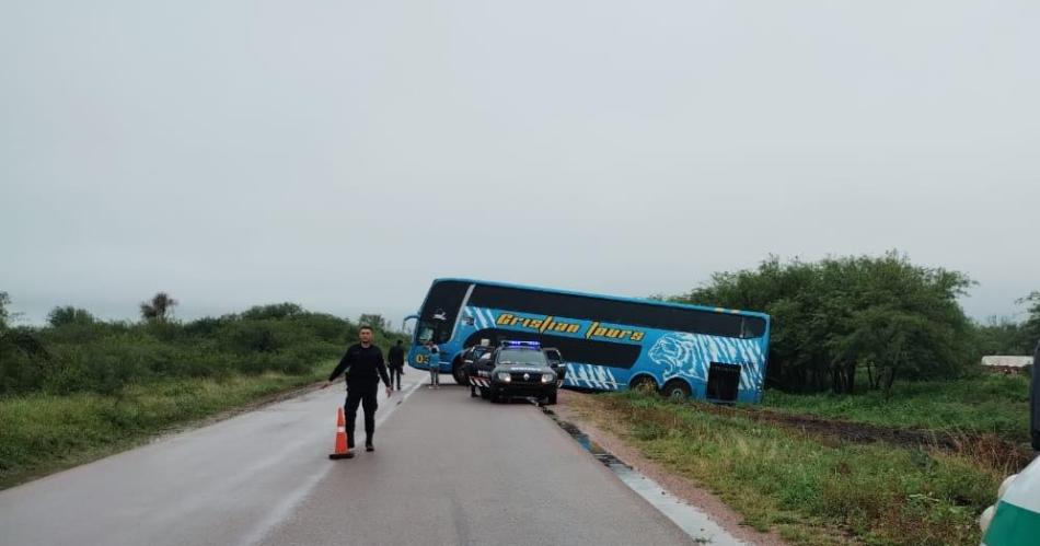 Las maniobras de un chofer evitaron el vuelco de un tour de compras