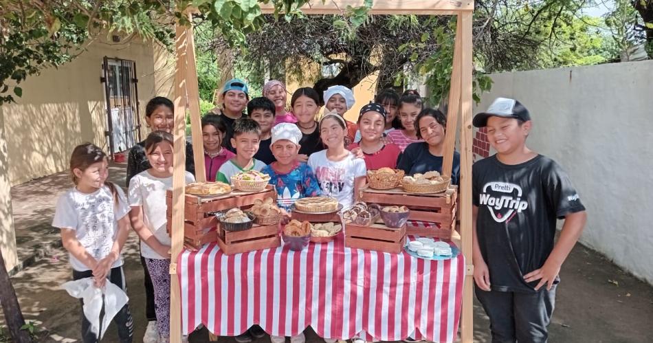 Cerroacute con eacutexito el taller de cocina infantil de Haciendo Camino
