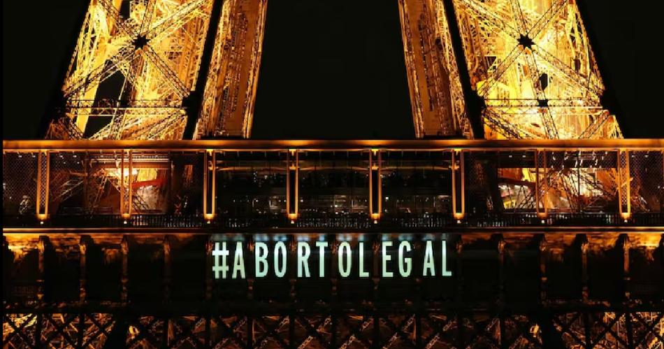 Francia aproboacute garantizar el aborto en la Constitucioacuten 