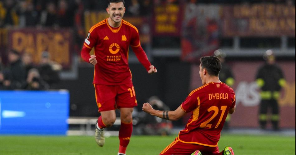 Dybala y Paredes figuras en la goleada de la Roma al Brighton