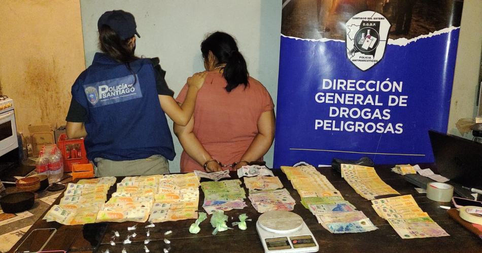 Narcomenudeo- cayoacute una mujer de 47 antildeos con cocaiacutena y casi 500000