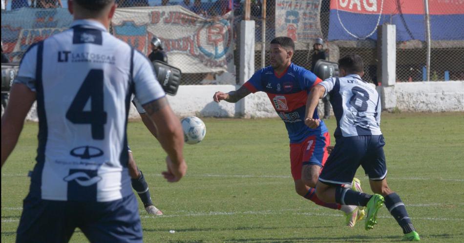 Agoacutenico empate de Guumlemes ante Tristaacuten Suaacuterez