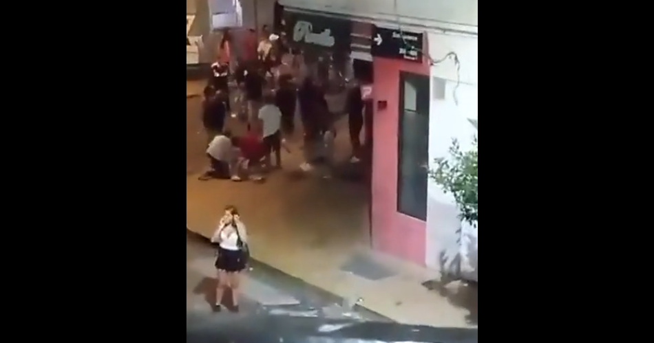 VIDEO  Policiacutea abatioacute a un delincuente en un intento de asalto
