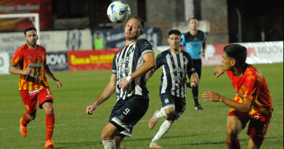 Agoacutenico triunfo de Sarmiento ante Boca Unidos en su debut en el Federal A