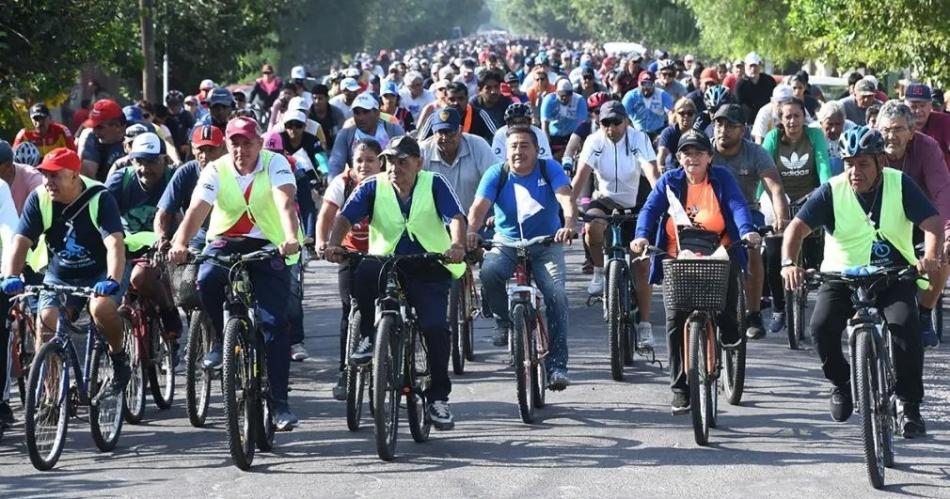 Emocionante muestra de fe en las callesen la 40ordf edicioacuten del Viacutea Crucis en Bicicleta