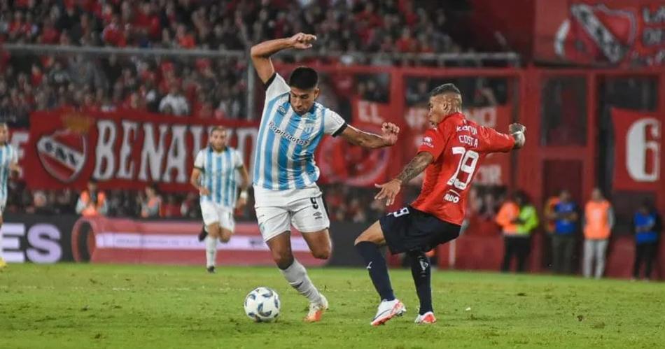 Independiente empatoacute ante Atleacutetico Tucumaacuten y se complicoacute