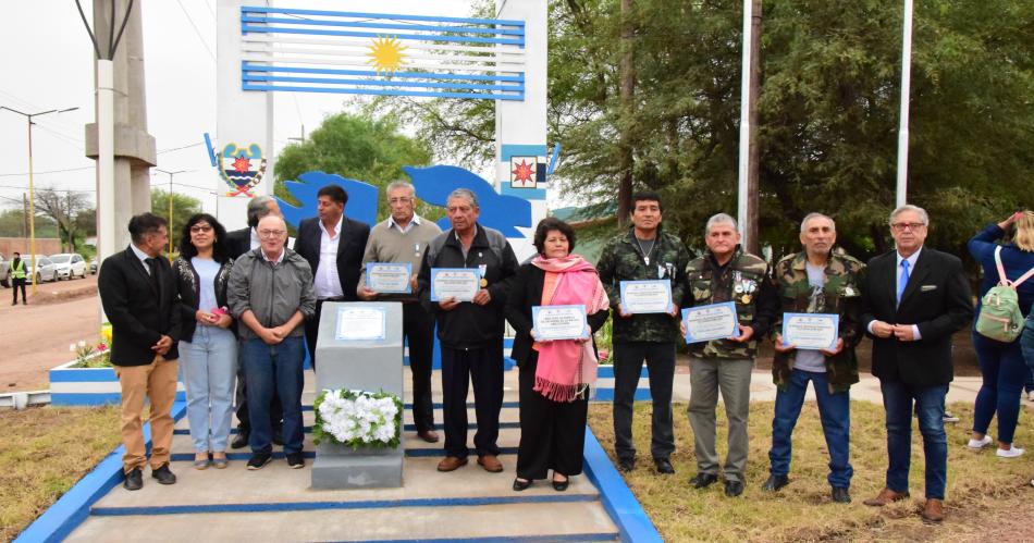 Antildeatuya conmemoroacute con emocioacuten los 42 antildeos de la gesta de Malvinas