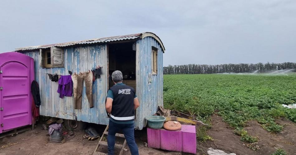 A traveacutes de un operativo Afip rescatoacute a 15 trabajadores en condiciones inhumanas