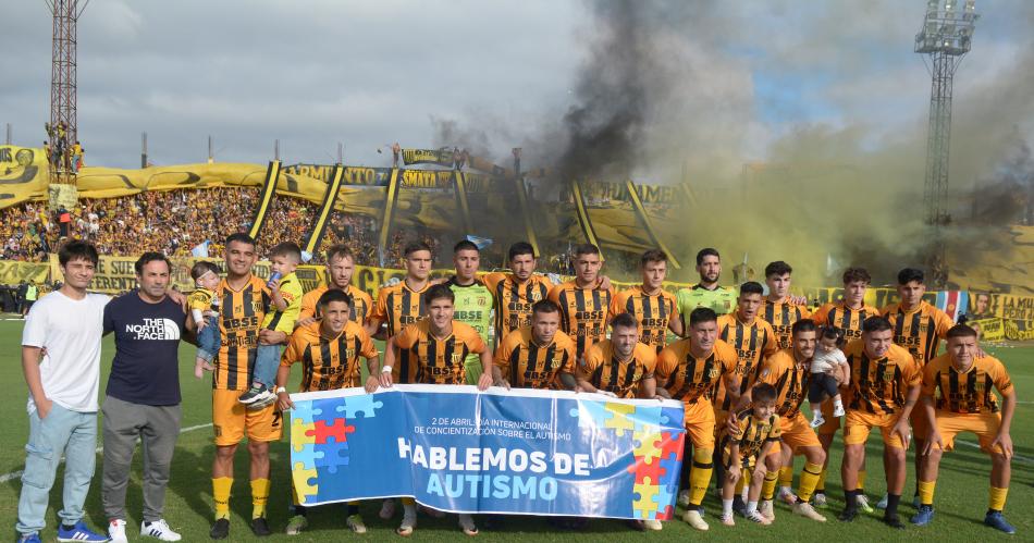 Tras la victoria en el claacutesico Mitre podriacutea llevar hinchas a Salta 