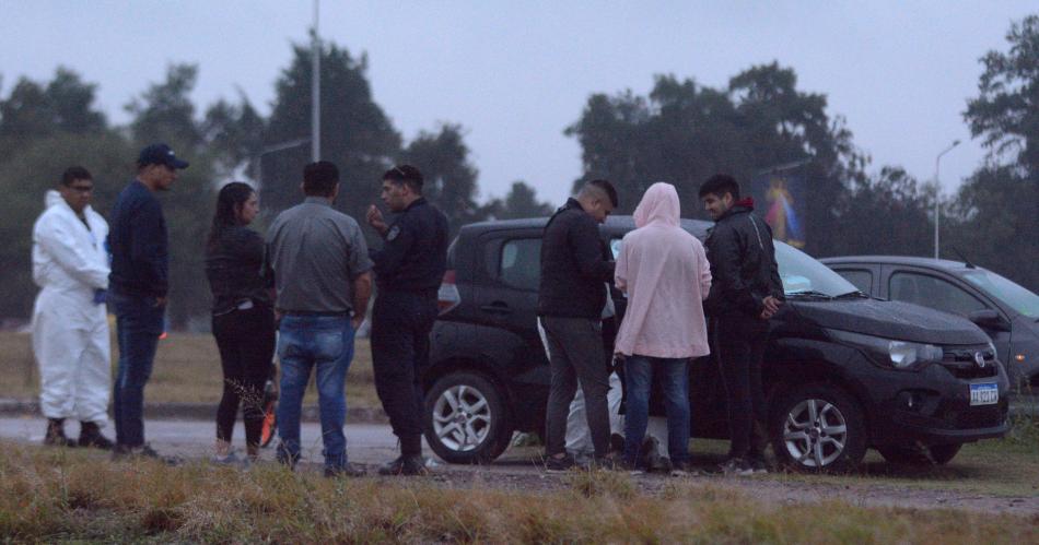 Brutal- un sargento de la policiacutea se matoacute con su reglamentaria al pie de la Virgen del Carmen