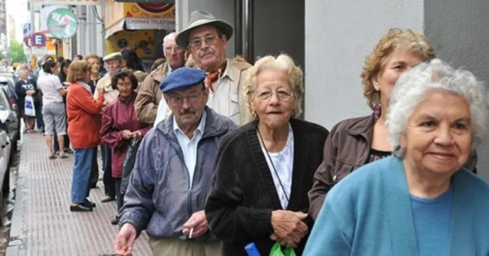 La Corte decide si los jubilados no cobraraacuten menos de 70-en-porciento- del salario