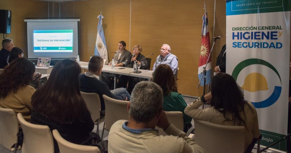 La Secretariacutea de Trabajo realizoacute una mesa panel sobre Sistemas de Prevencioacuten