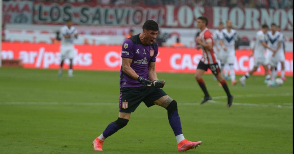 Mansilla otra vez heacuteroe y Estudiantes es campeoacuten