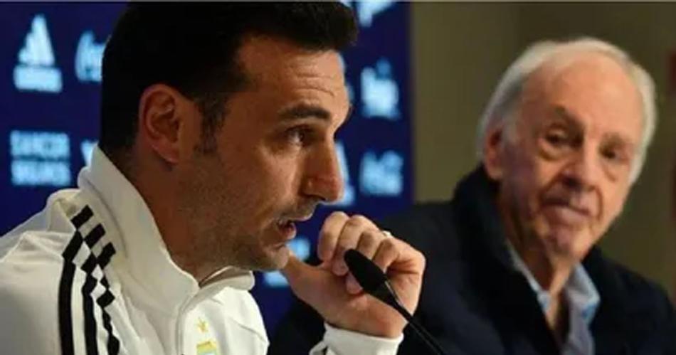 Lionel Scaloni presente en la despedida a Menotti