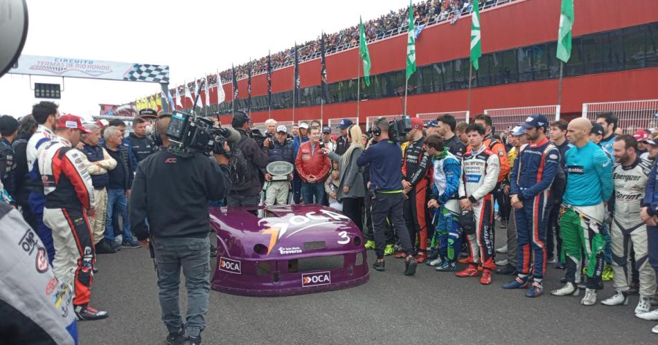 VIDEO  Sentido homenaje al Flaco Traverso en el Autoacutedromo de Las Termas