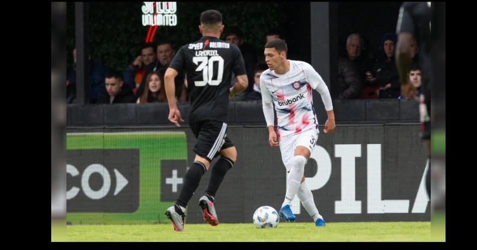 San Lorenzo no pudo con Riestra y debutoacute en el torneo con una derrota