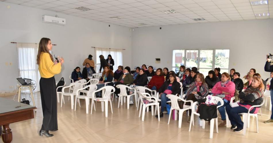 Dictaron una capacitacioacuten destinada a docentes de jardines municipales en Fernaacutendez