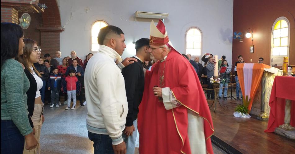 Fueron confirmados 150 termenses en la visita de Mons Vicente Bokalic
