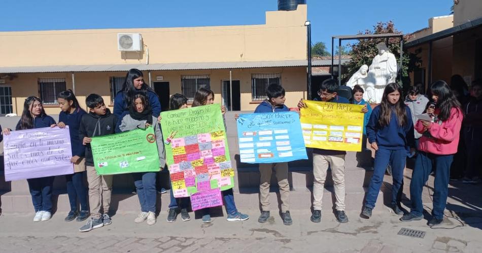 El Colegio Sagrada Familia brinda mensajes contra las adicciones