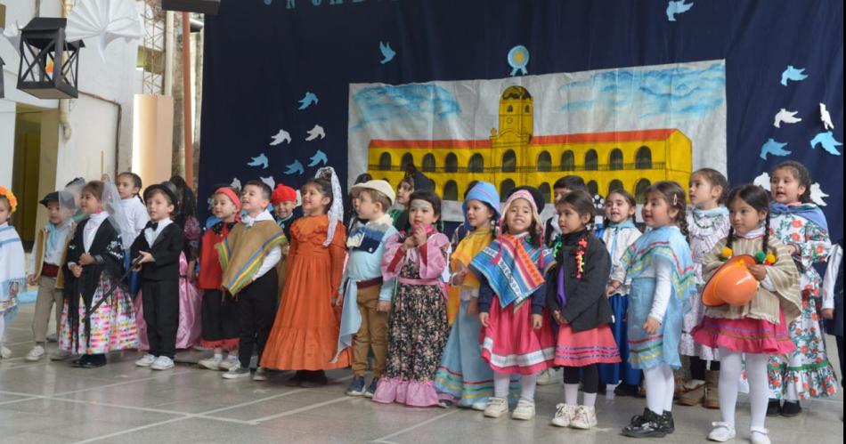 El Colegio San Francisco recordoacute la Gesta de Mayo con Liacutederes 2024