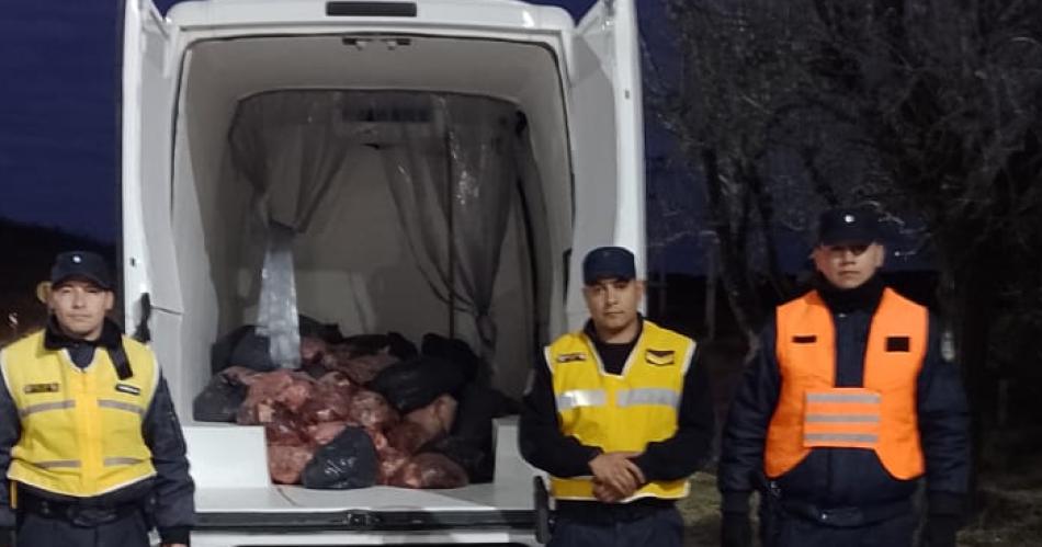 Ojo de Agua- transportaban casi 2000 kilos de carne en condiciones insalubres