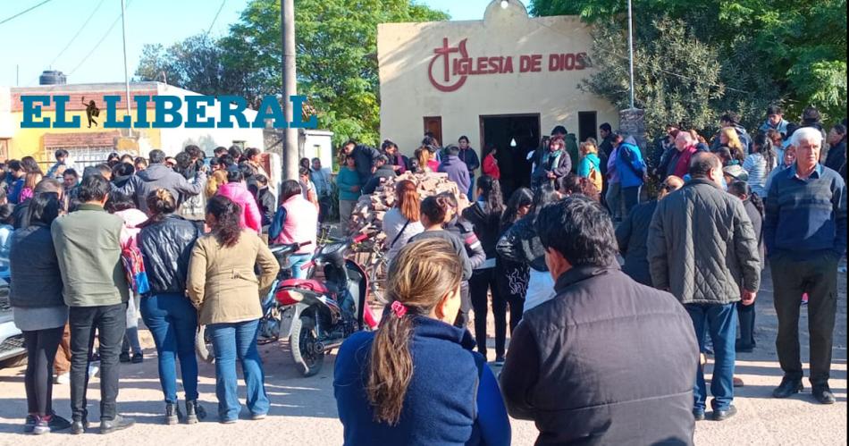 Tristeza y mucho dolor en la despedida de Alejandra la estudiante embestida por una camioneta