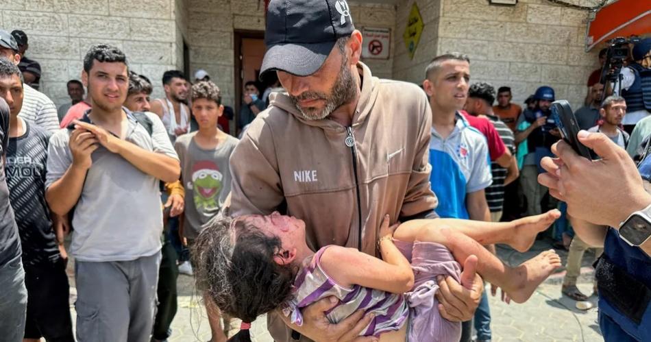 Informan maacutes de 200 palestinos muertos en otro ataque israeliacute