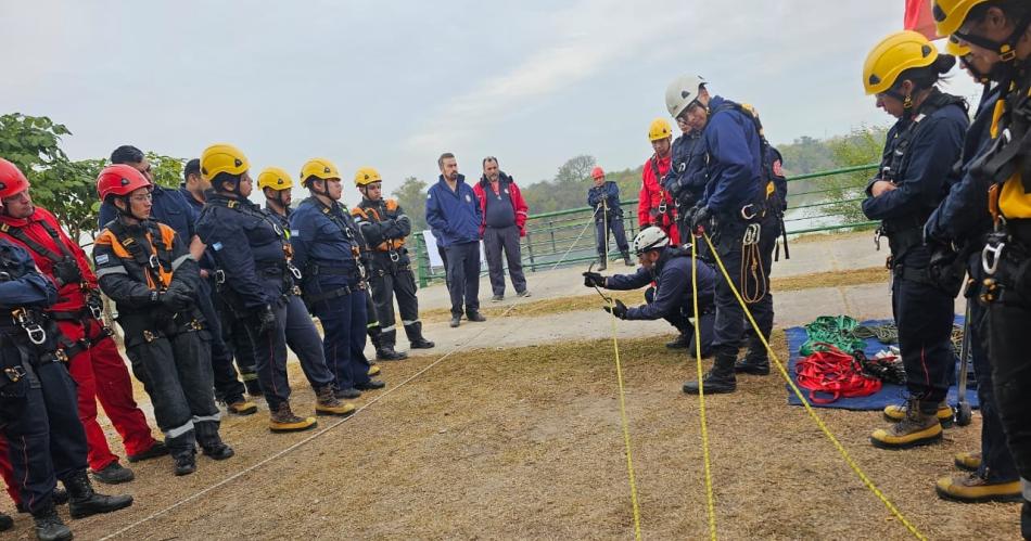 Bomberos tuvieron en Las Termas una doble jornada de capacitacioacuten