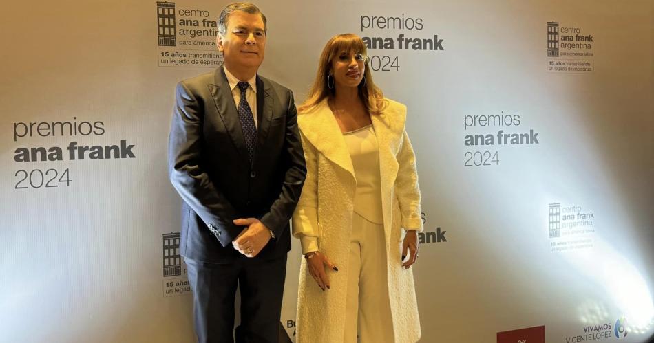 El gobernador Zamora presente la ceremonia de entrega de premios Ana Frank