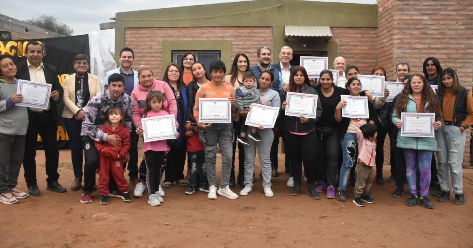 Un total de 22 familias recibieron viviendas sociales en la ciudad Friacuteas 