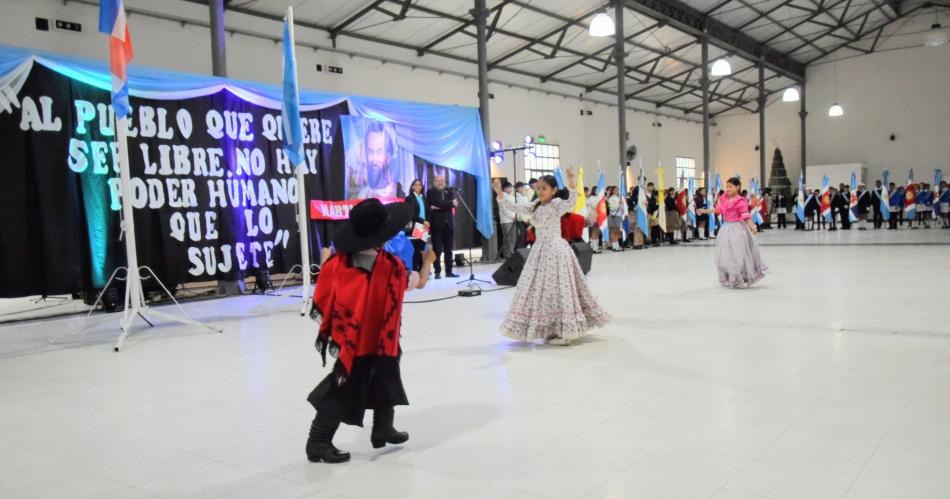 Antildeatuya rindioacute su homenaje al General Martiacuten Miguel de Guumlemes