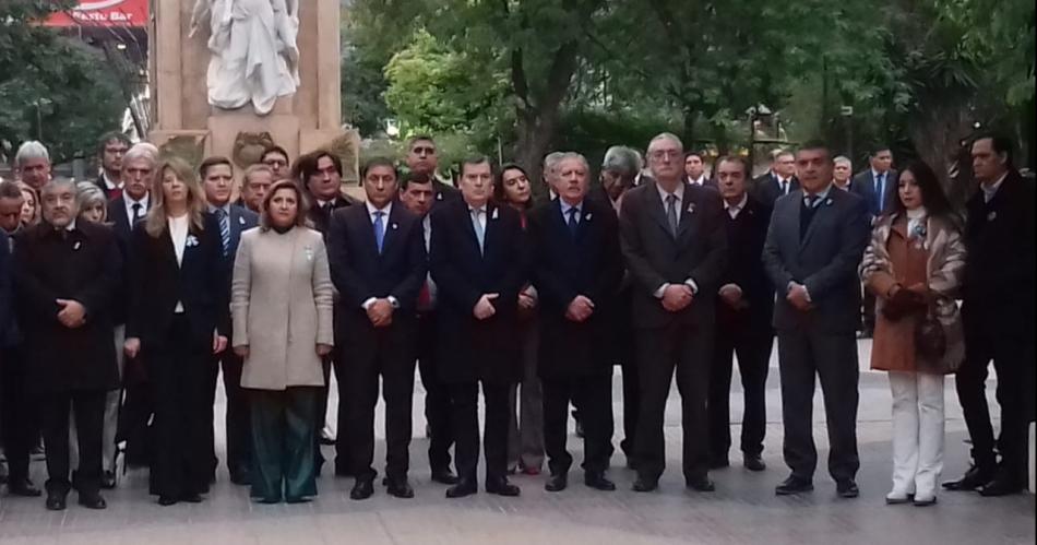 Zamora participoacute de los actos por el Diacutea de la Bandera y del juramento de cadetes de policiacutea