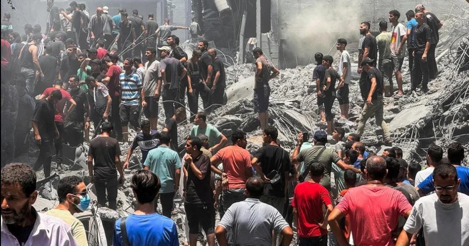 Reportan maacutes de 40 muertos por un nuevo bombardeo israeliacute sobre la ciudad de Gaza