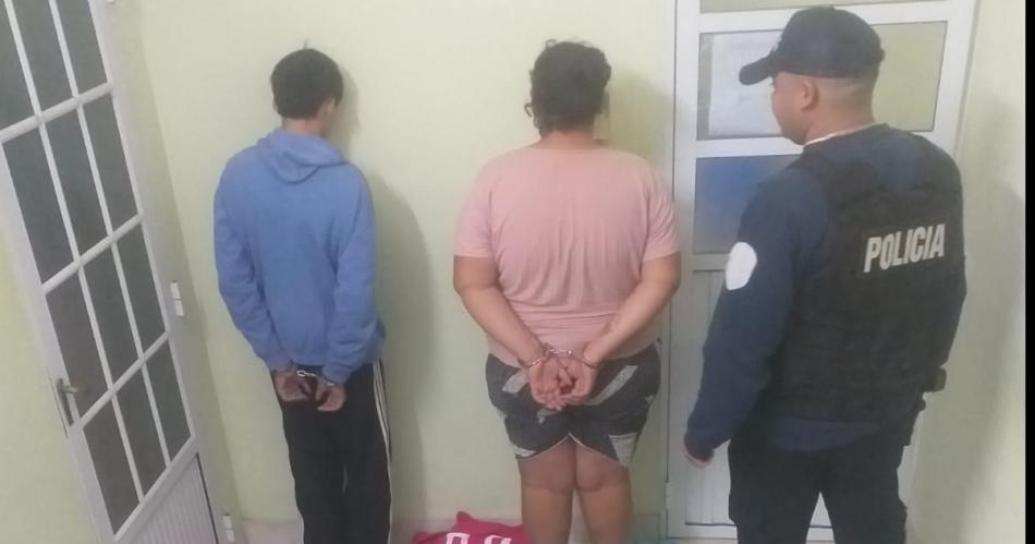 Hermanos presos por robar millonario botiacuten en mercaderiacutea de un local comercial