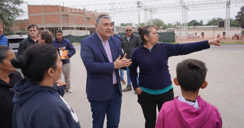 El intendente Nediani visitoacute el barrio El Tuscal